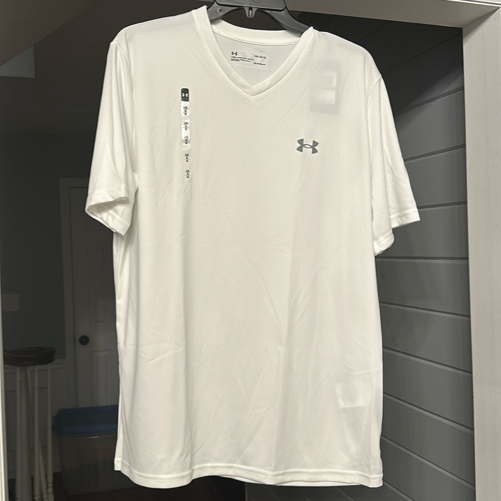 Mens white, v-neck under armor tee